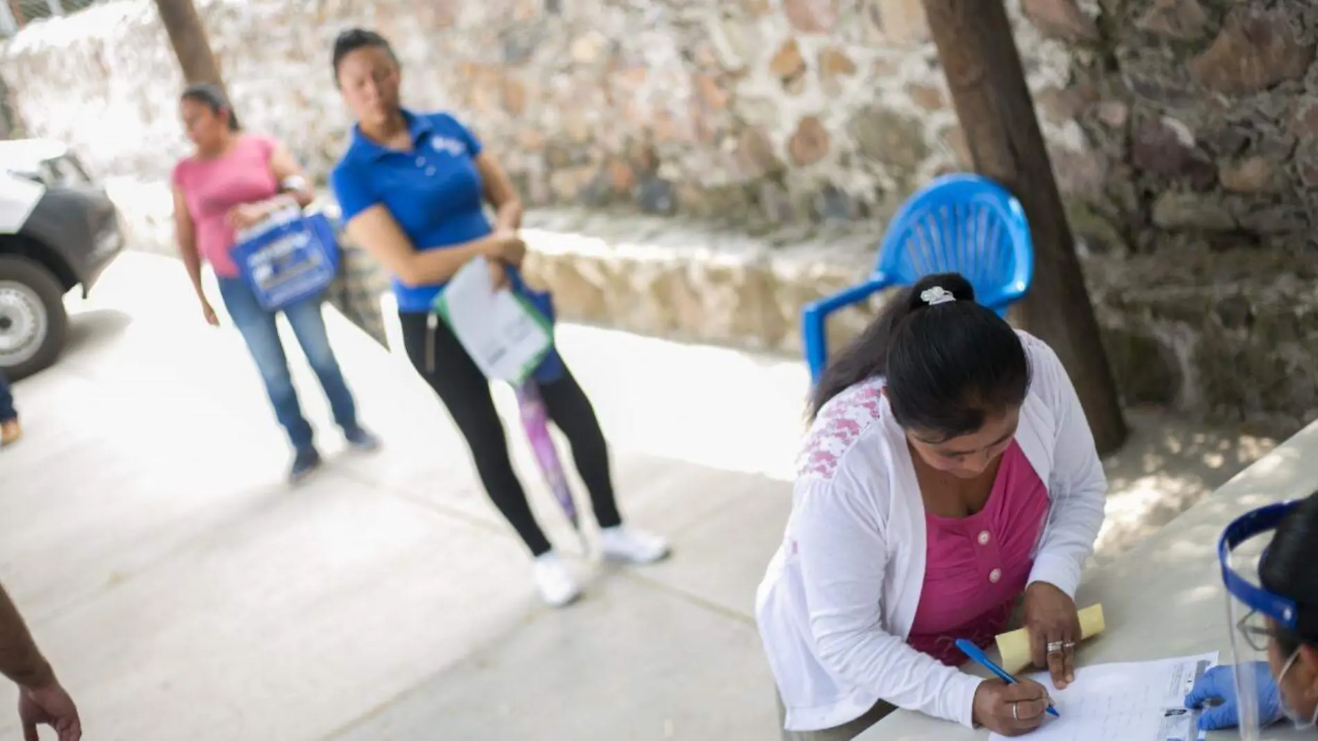 El gobierno municipal continúa la entrega de apoyos para enfrentar daños derivados de la pandemia.   Foto Cortesía  Municipio SJR